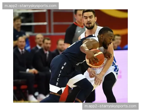 山西霍俊彤宋柯昕锋线配合 空切跑位创造轻松得分